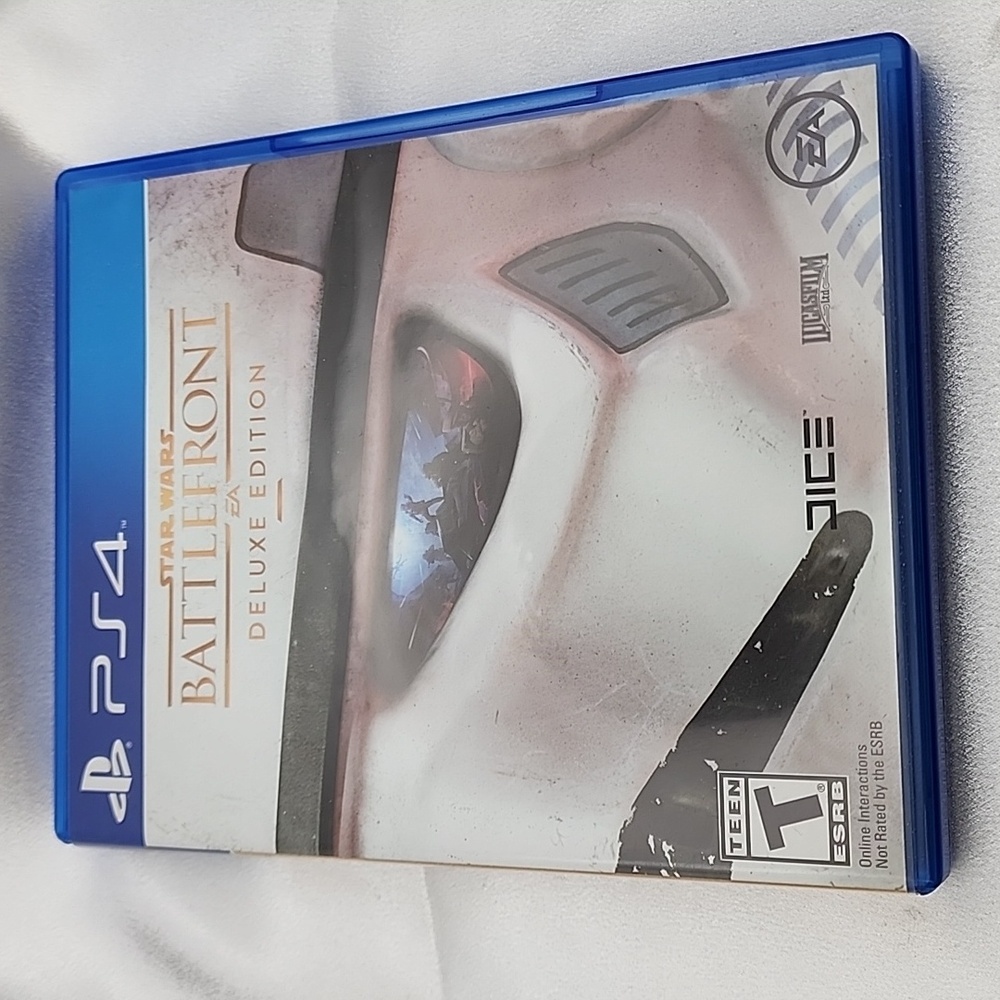 PRE-OWNED Star Wars Battlefront Deluxe Edition for PS4